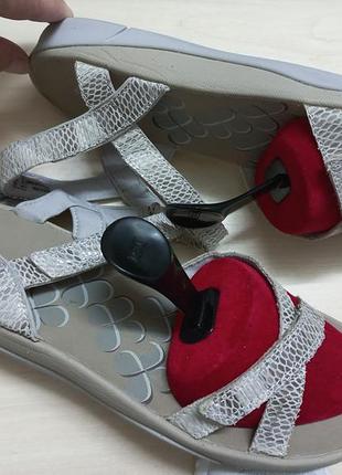 Босоножки-сандали лето кожа жен.38-38.5п.clarksиндии