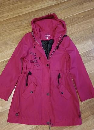 Куртка ветровка малинового цвета 40-42 размера
