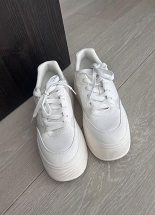 Кроссовки zara
