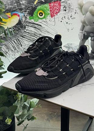 Кросівки adidas lxcon 45 розмір