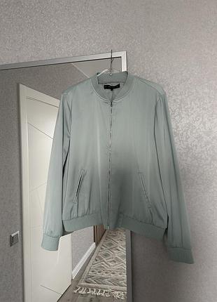 Бомбер куртка