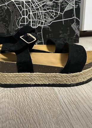 Босоніжки жіночі