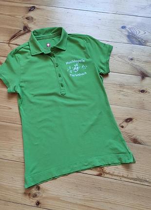 Красивая, идеальная футболка поло.