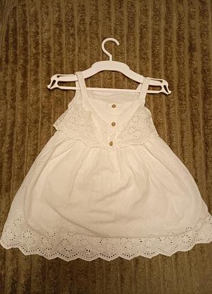 Сукня на дівчинку