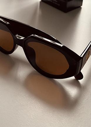 Дуже стильні сонцезахисні окуляри