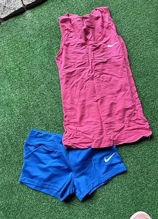 Спортивний жіночий костюм