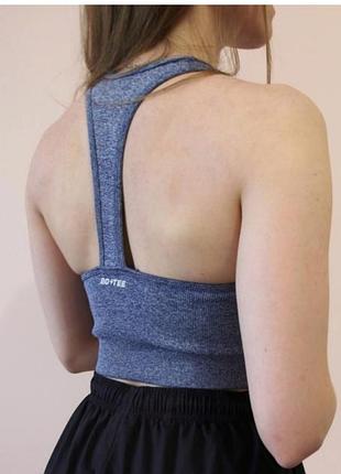 Спортивный топ