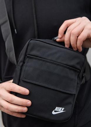 Барсетка base біле лого nike 8