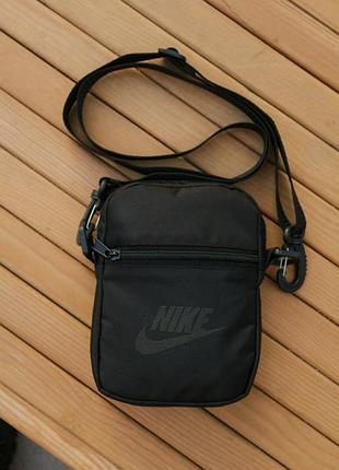 Барсетка чорна small nike чорне лого