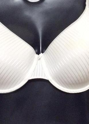 Бюстгальтер с формованными чашками от m&s 40/d