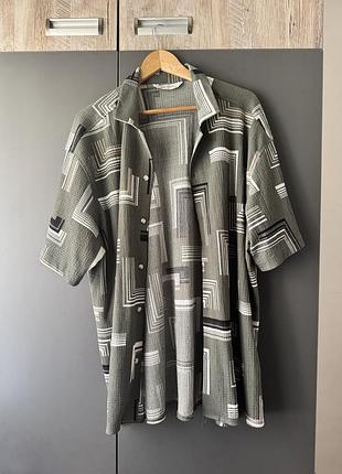 Чоловіча сорочка з короткими рукавами