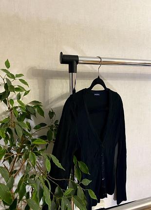 Женская черная кофта на пуговицах