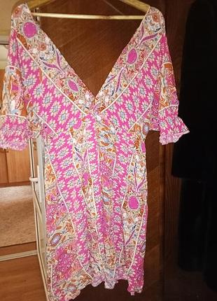 Стильна рожева сукня вільного крою