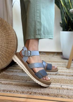 Жіночі босоніжки