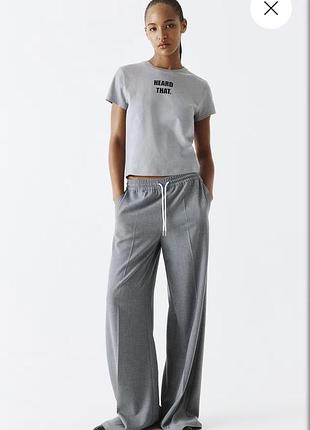 Жіночі сучасні футболки укорочені