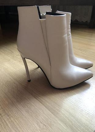 Ботильйони