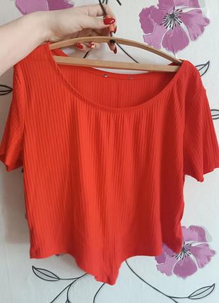 Красивая футболка