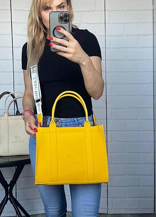 Желтая - элегантная, стильная и вместительная женская сумка сдержанного дизайна (0521)
