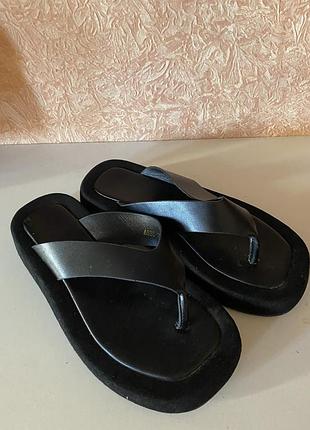 Жіночі шльопанці