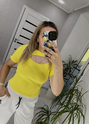 Жіночі футболки