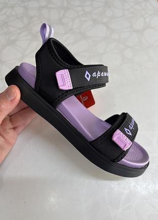 Босоніжки для дівчат