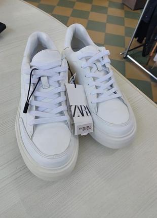 Кроссовки zara