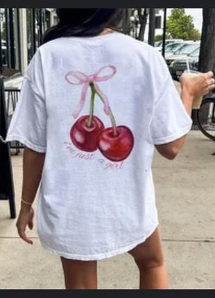 Футболка з трендовими вишнями