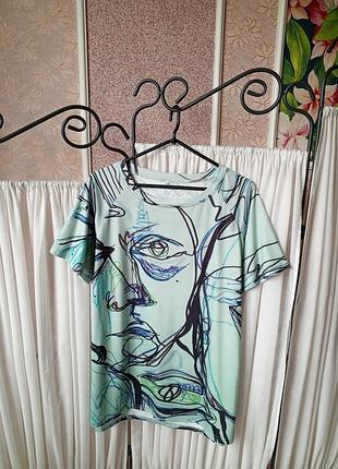Красива футболка.