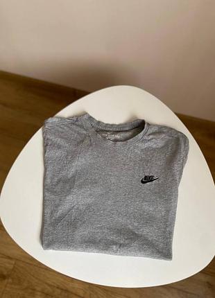 Оригінальна футболка nike