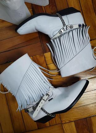 Белые казаки, кожаные ковбойские сапоги с бахромой