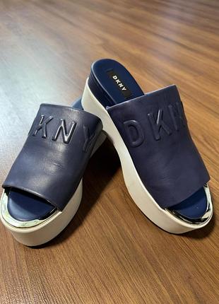 Жіночі шльопанці dkny