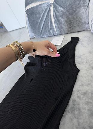 Черная майка люкс бренд с дырками