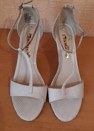 Женские босоножки на высоком каблуке от tomaris немецкого производителя.