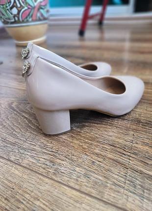 Бежевые туфли, 36 размер