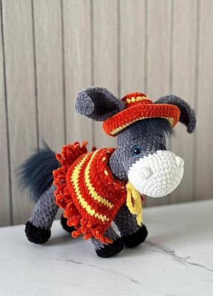 Ослик феррнандо.игрушка амигуруми.