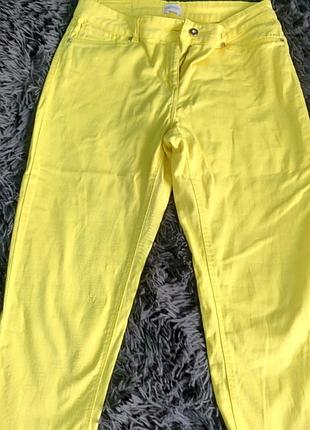 Продам женские джинсы