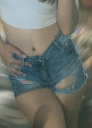 Шорти низької посадки