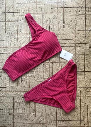 Новий рожевий купальник