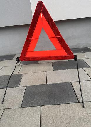 Знак аварійної зупинки ауді