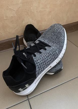 Чудові кросівки under womens armour hovr sonic