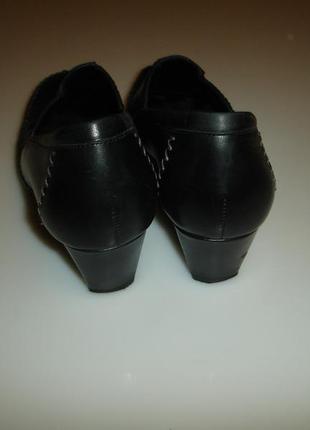Шкіряні туфлі k від clarks, р 39, устілка 25,5-25,7 см, відмінний стан каблук 5 см3 фото
