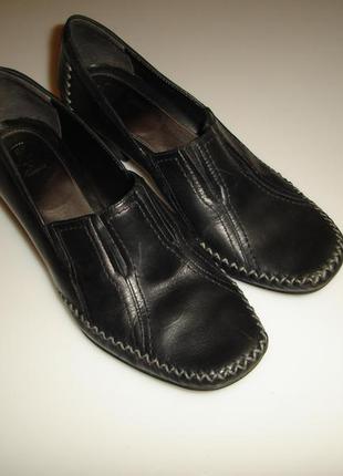 Шкіряні туфлі k від clarks, р 39, устілка 25,5-25,7 см, відмінний стан каблук 5 см4 фото
