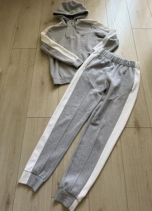 Lacoste костюм