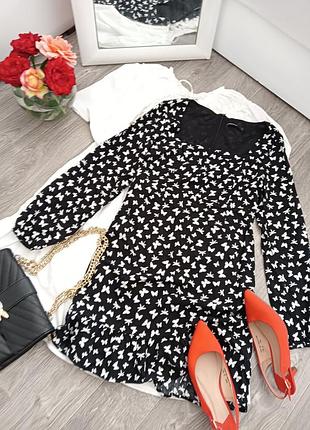 Нежное платье в цветы р.36/38