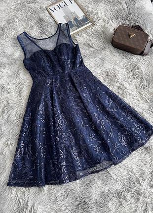 Неймовірно гарна вечірня сукня