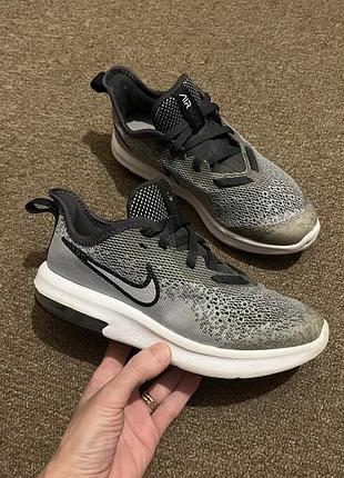 Кросівки nike