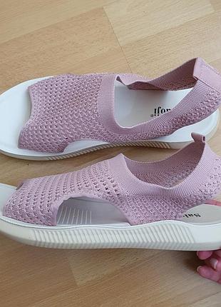 Босоніжки нові,  легкі р.41-42 (27см)