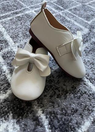 Туфельки дитячі