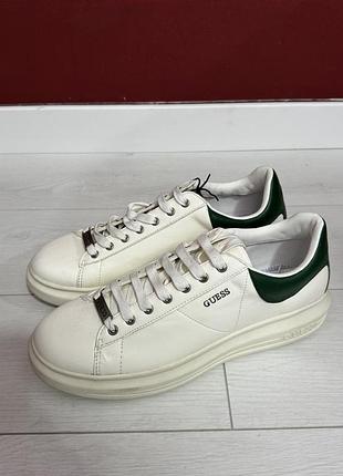 Кросівки guess