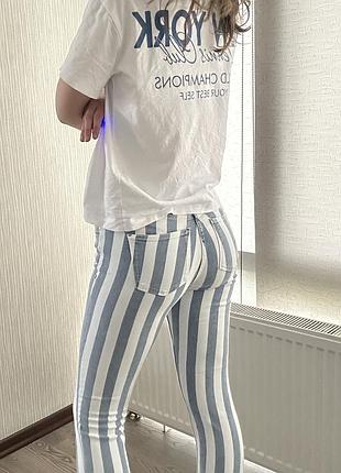 Джинси завищена талія, цікавий принт